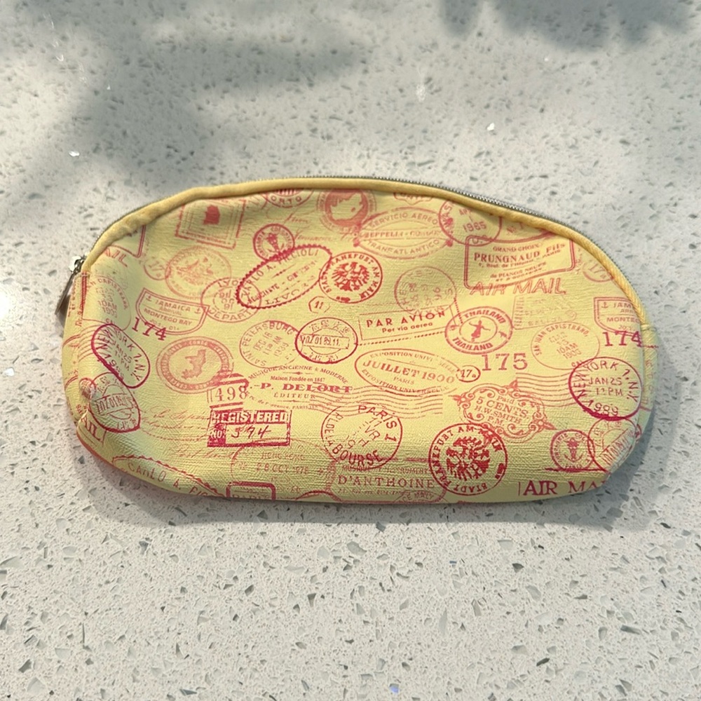NWOT - Ipsy Cosmetic Pouch